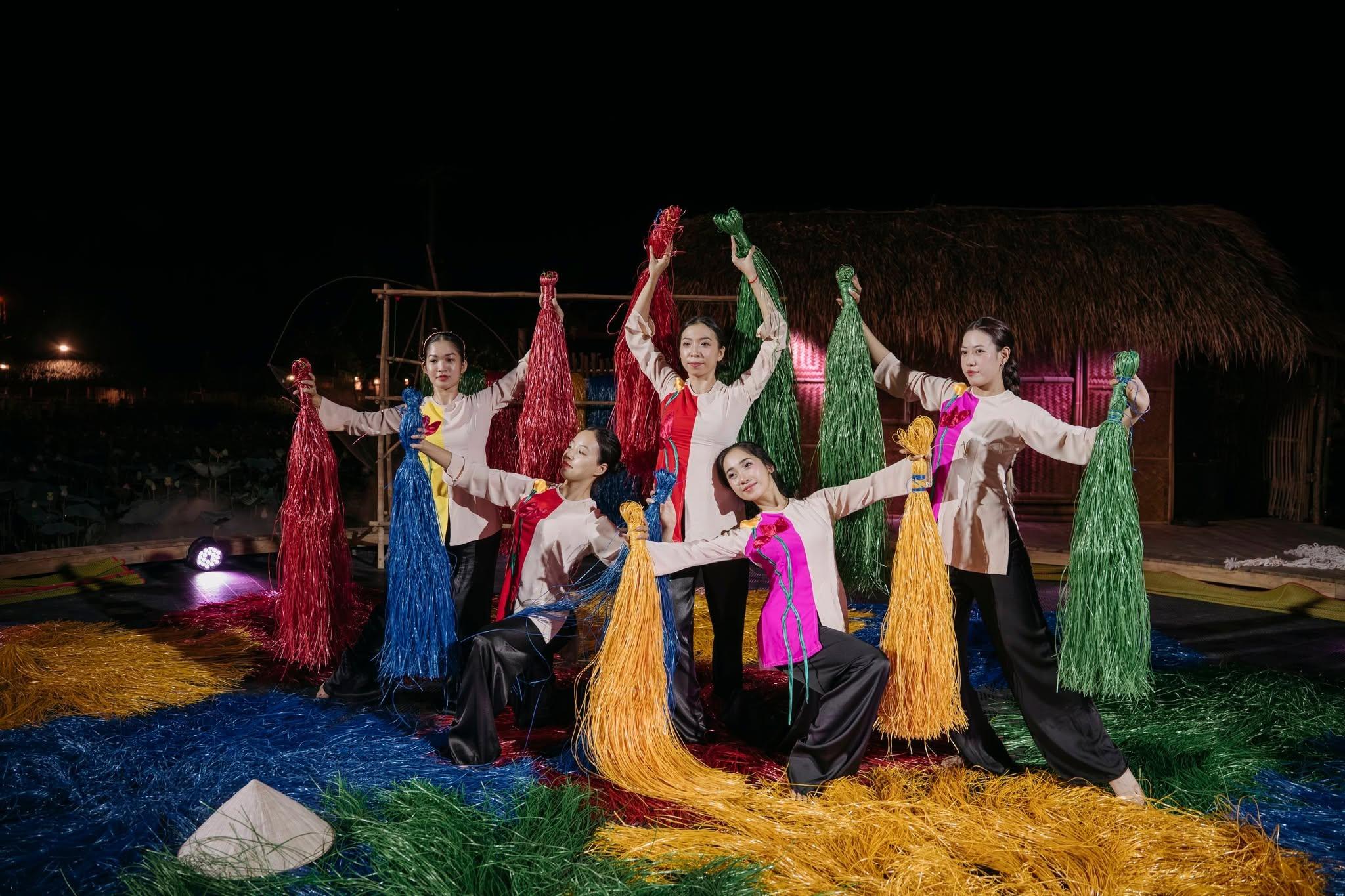 Show Thực Cảnh Ánh Sáng Huyền Thoại