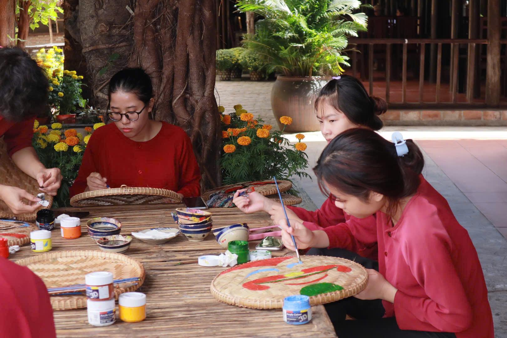 Bamboo Tray Painting Workshop